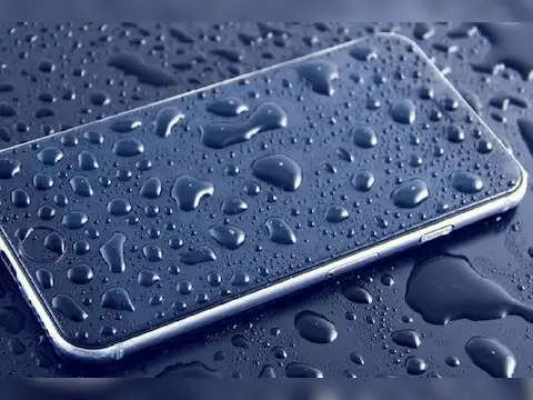 Water Proof Smartphone: WaterProof स्मार्टफोन के साथ भूलकर ना करें ये गलतियां, हो सकता है खराब
