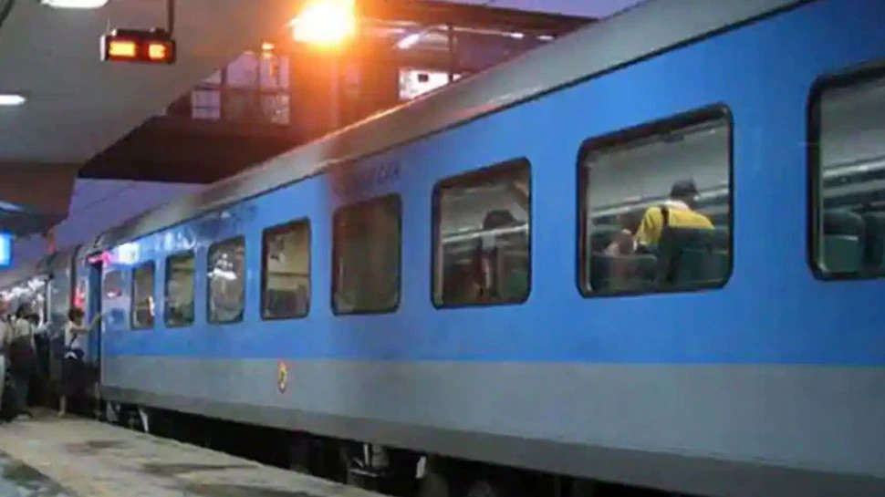 IRCTC: Railway का अब तक का सबसे बड़ा फैसला, 38 'निकम्मे' अध‍िकार‍ियों को बर्खास्‍त क‍िया