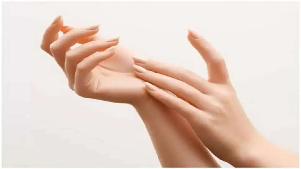 Dry skin home remedies: ठंड में फटे हाथों के लिए अपनाएं ये घरेलू उपाय, चमक जाएगी स्किन;लोग देखते रह जाएंगे